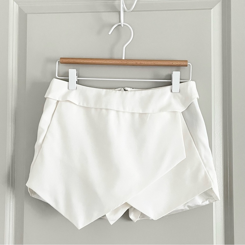 Forever 21 White Mini Skort